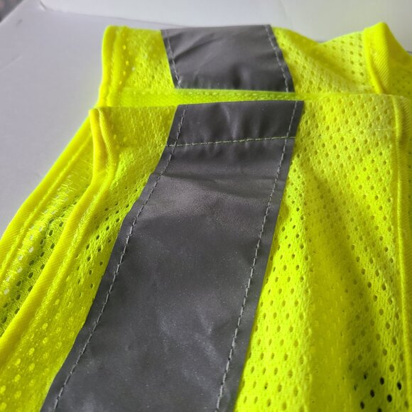 VEA HIGH-VISABILITY REFLECTIVE SAFETY VEST | TYPE R CLASS 2 | SIZE MEDIUM - Picture 9 of 14